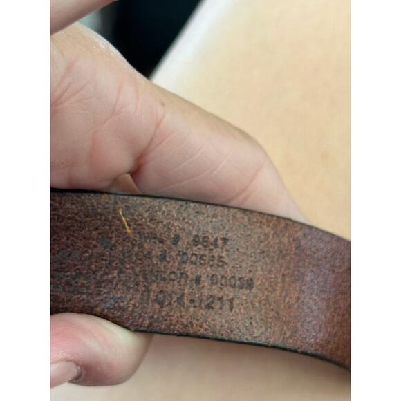 Eddie Bauer Men's Brown Genuine Leather Golden Buckle Belt Size 34 - Picture 6 of 6